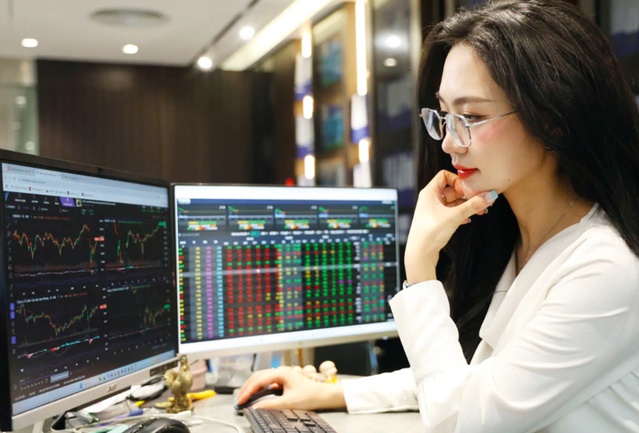 Bộ Tài chính muốn ngân hàng thương mại đầu tư, phân phối chứng chỉ quỹ từ 2026