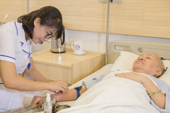 Bộ trưởng Bộ Y tế Đào Hồng Lan thông tin về lộ trình miễn viện phí
