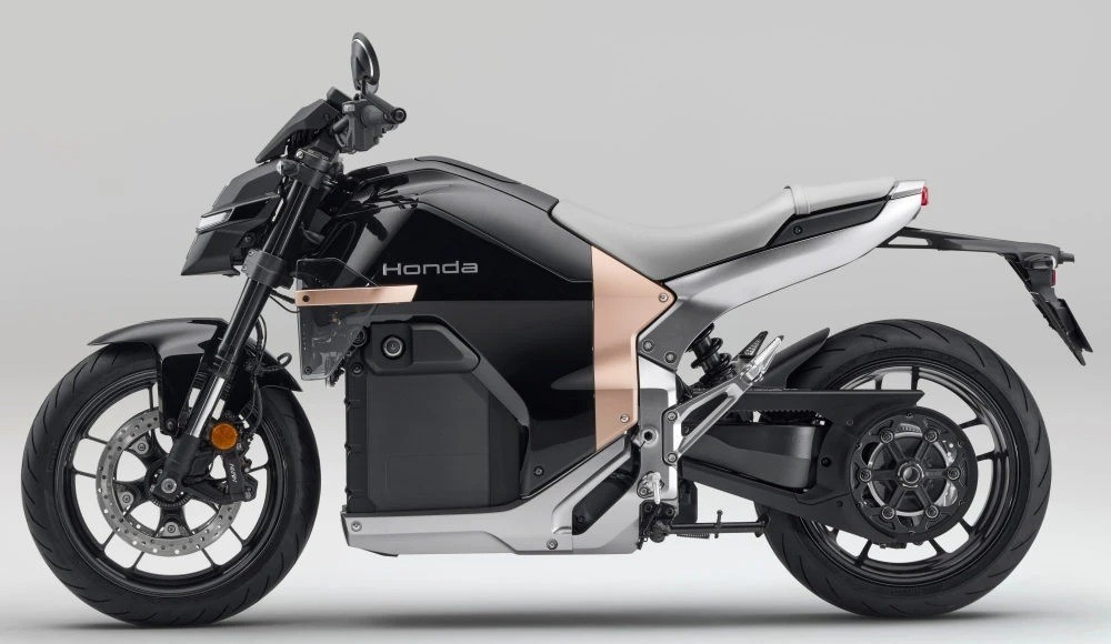 Xe máy điện Honda sạc nhanh như ô tô chính thức lộ diện, giá bán bằng 1 chiếc ô tô