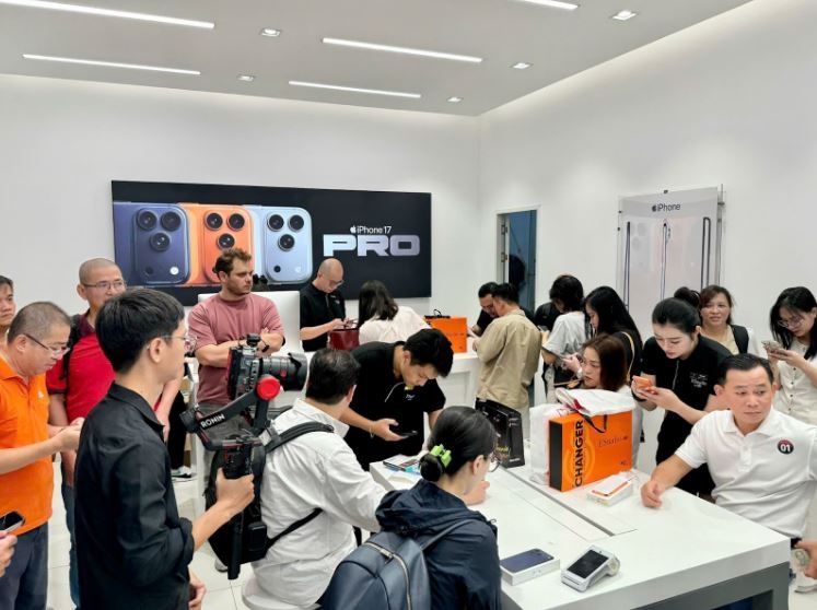 iPhone 17 và iPhone Air chính thức lên kệ tại FPT Shop và F.Studio by FPT ưu đãi đến 8 triệu đồng, bảo hành 17 tháng