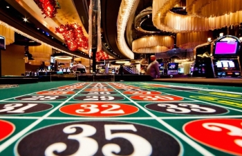 Bộ Tài chính đề xuất thí điểm cho người Việt vào chơi casino tại Vân Đồn và Hồ Tràm