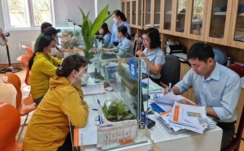 Luật mới về tiền lương làm căn cứ đóng BHXH, lương hưu của ai sẽ bị ảnh hưởng?