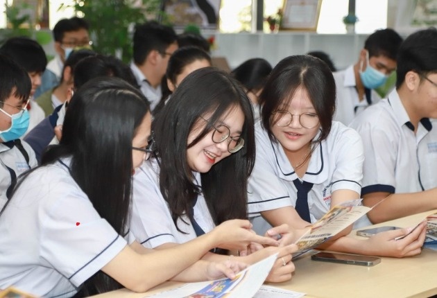 Người trẻ Việt Nam đang đổ xô đi học một khối ngành, cứ mỗi năm tăng trung bình 9%