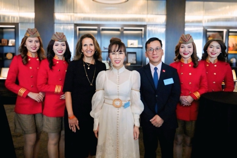 Tỷ phú Nguyễn Thị Phương Thảo đi Mỹ, đến thăm sàn chứng khoán lớn nhất thế giới