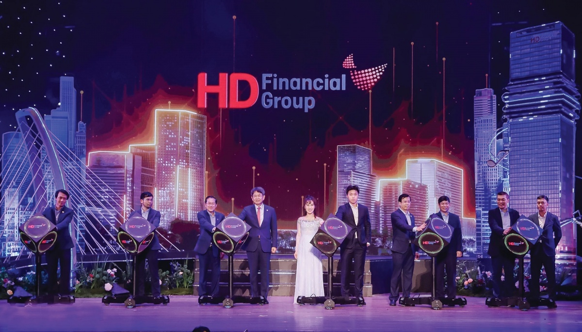 HDB tím lịm, dư mua hàng triệu cổ phiếu sau thông tin tài sản số