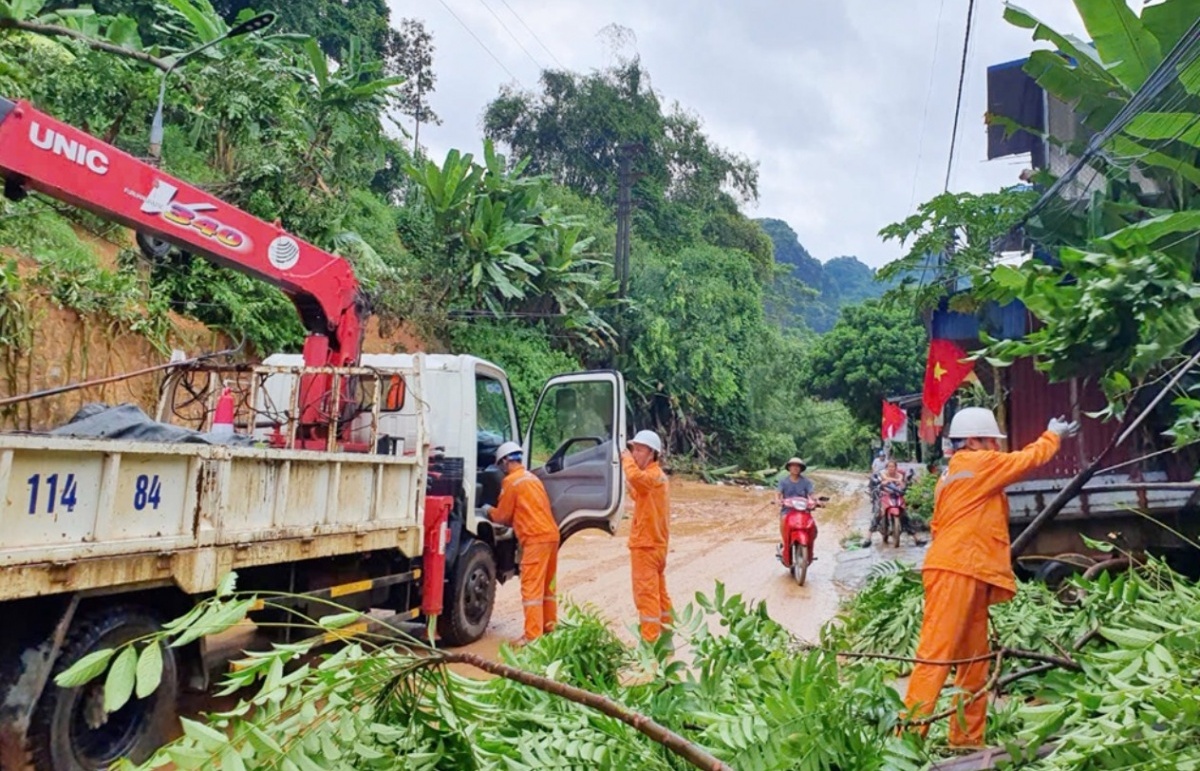 Bộ Công Thương vừa phát công điện hỏa tốc, yêu cầu EVN chủ động ứng phó với siêu bão Ragasa