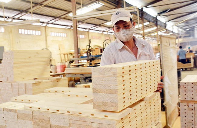 Bất chấp COVID-19, xuất khẩu gỗ và đồ gỗ Việt Nam vượt ngoài mong đợi |  VTV.VN