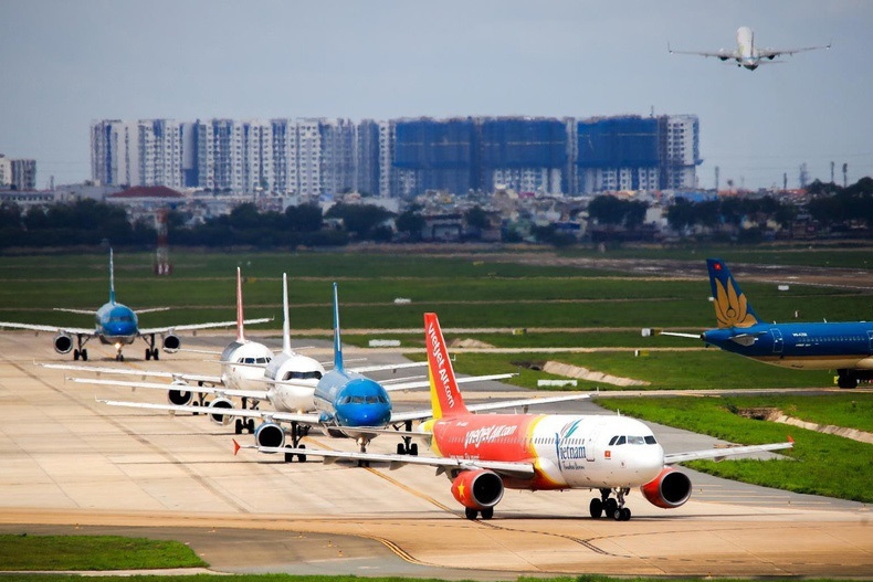 Ban bố lệnh dừng bán vé bay nội địa, cổ phiếu HVN, VJC chìm trong sắc đỏ