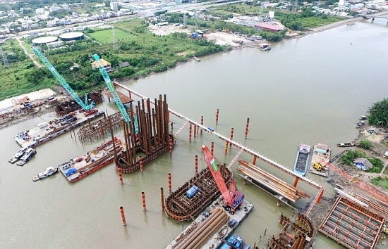 Cân nhắc đầu tư các cổ phiếu đã tăng giá trước sóng đầu tư công