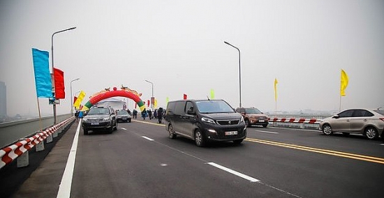 Cầu Thăng Long chính thức thông xe trở lại