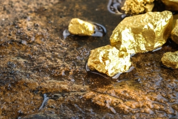 Đưa doanh nghiệp đào vàng sắp hết hạn khai thác lên UPCoM, cổ đông lớn đồng loạt thoái vốn